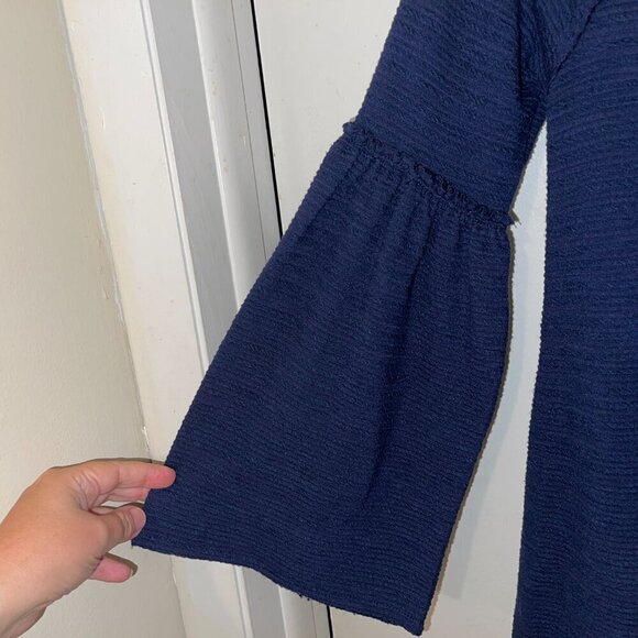 Abercrombie & Fitch Navy Blue textured tunic top. Oversized.Bell sleeves.Size XS - Picture 4 of 5